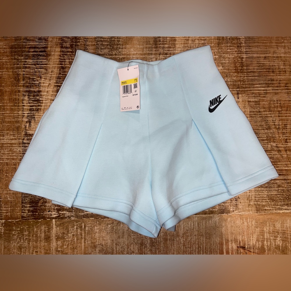 Brand New Women’s Nike Tech High Waisted 3” Pleated Shorts